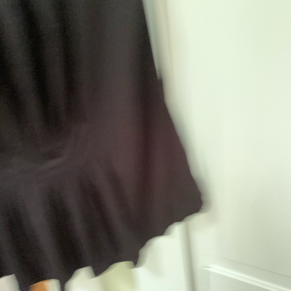 Sleeveless Ruffle Blouse - Picture 2 of 5